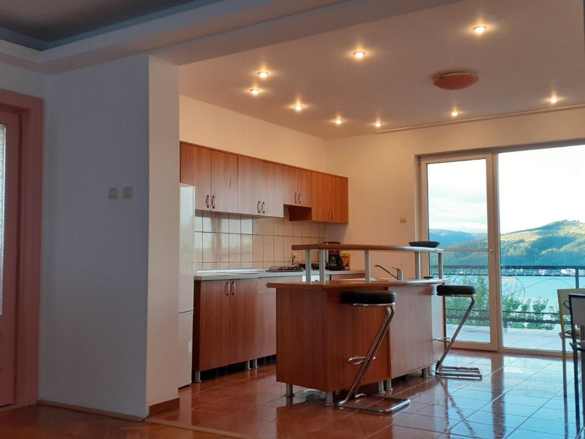 Casa Lui Marc Vila Orşova Exterior foto