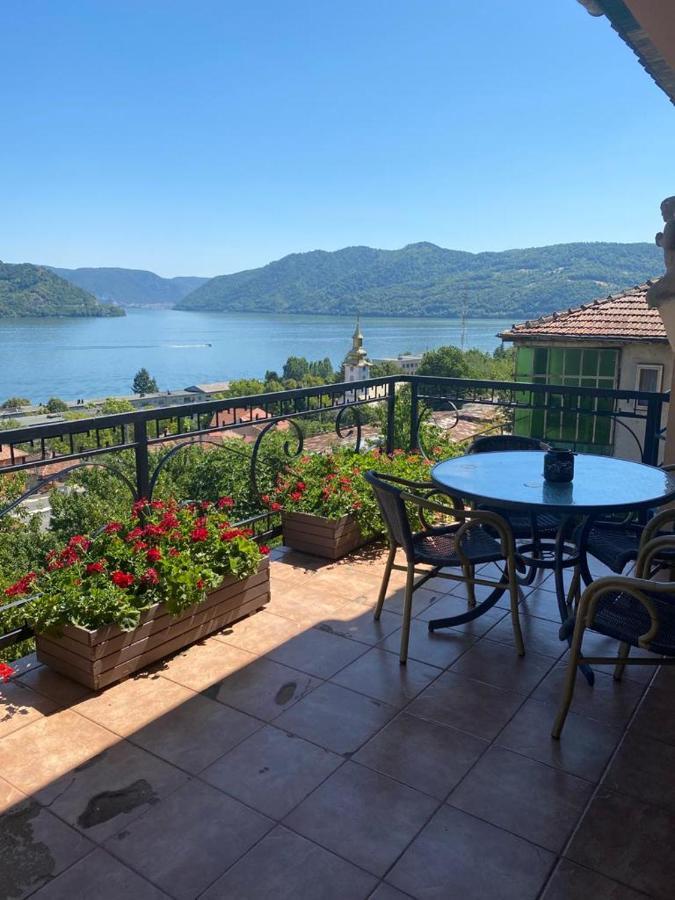 Casa Lui Marc Vila Orşova Exterior foto